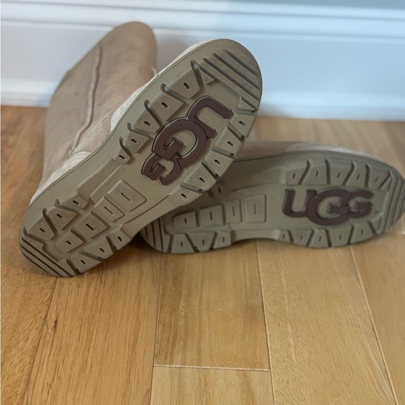 UGG Ultra Tall Revival Suede Tasman Braid - Picture 4 of 6